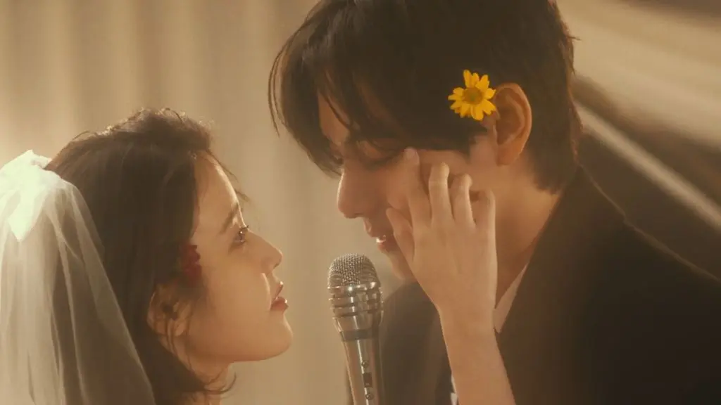 [IU 'Love wins all'] - A Deep Dive into a Rebellion Disguised as a Ballad 썸네일